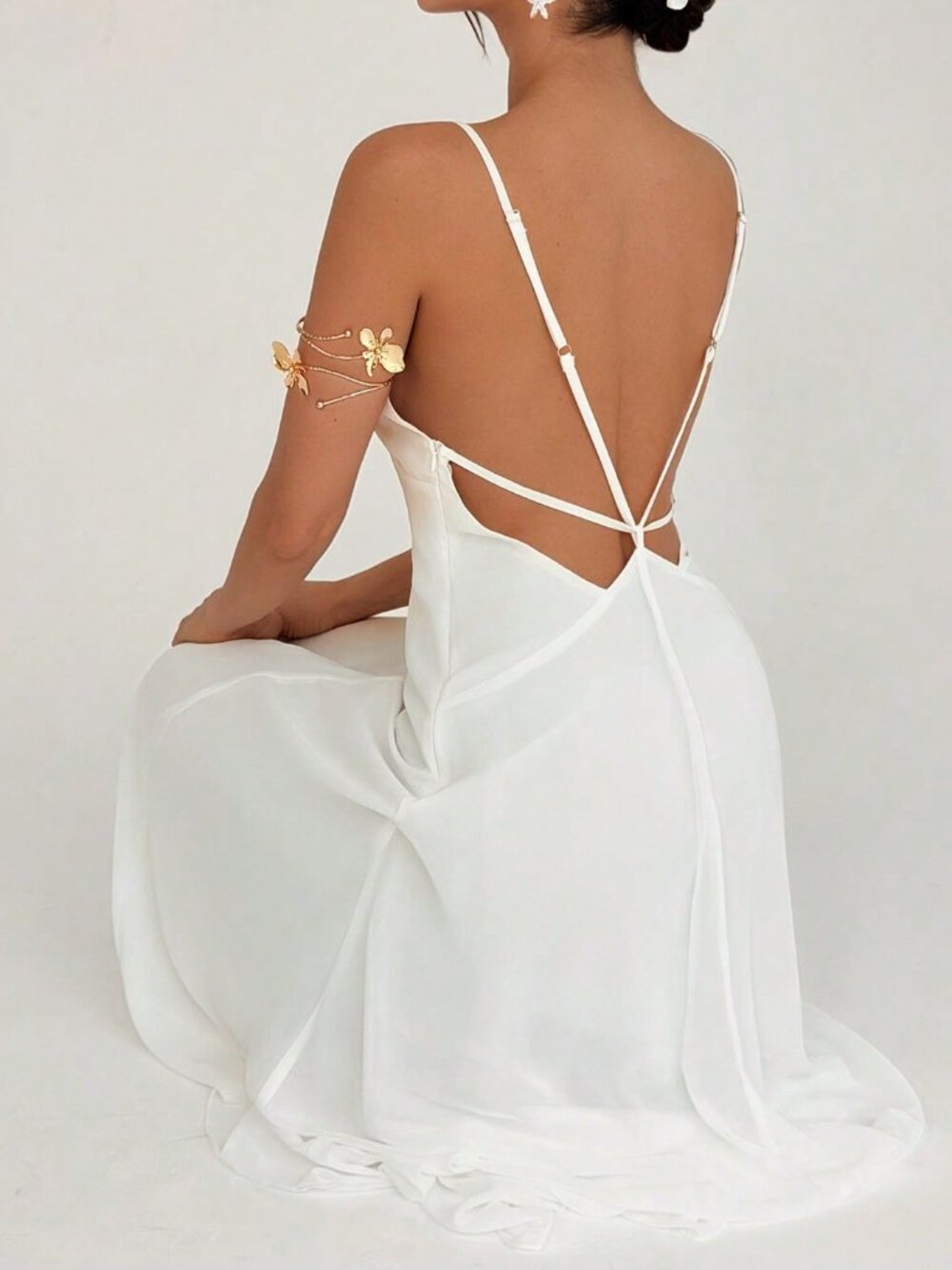 White Elegant Backless Women's Sexy Beach Holiday Dress - Picture 8 of 9